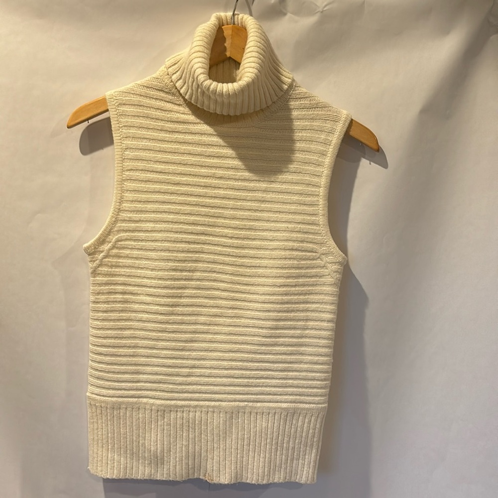 VGW-Moda cream sleeveless turtleneck ribbed sweater
